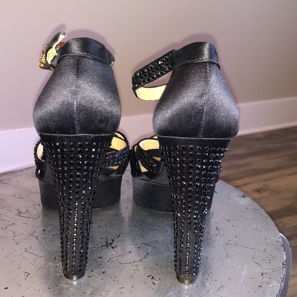 Heels - Picture 4 of 8